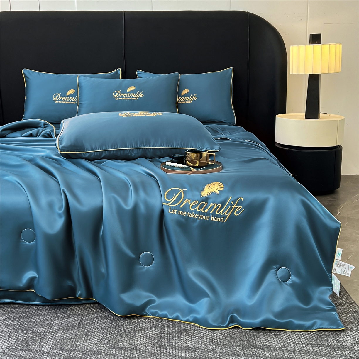 91家纺网 家纺一手货源 找家纺 鑫佰利 2026新款水洗冰丝刺绣夏被夏凉被空调被 宾利蓝