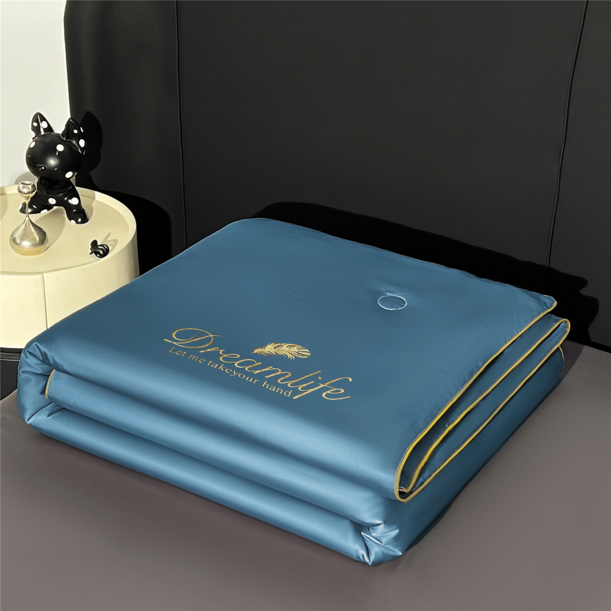 91家纺网 家纺一手货源 找家纺 鑫佰利 2026新款水洗冰丝刺绣夏被夏凉被空调被 宾利蓝