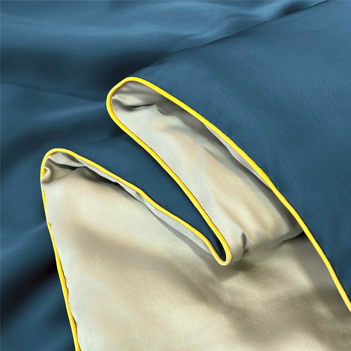 91家纺网 家纺一手货源 找家纺 鑫佰利 2026新款水洗冰丝刺绣夏被夏凉被空调被 宾利蓝拼米白