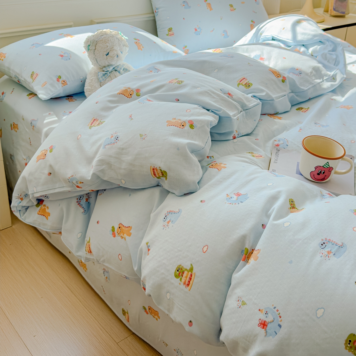 91家纺网 家纺一手货源 找家纺 感遇家纺 2026春夏新款双层纱全棉纯棉系列四件套-第一批 蓝色恐龙