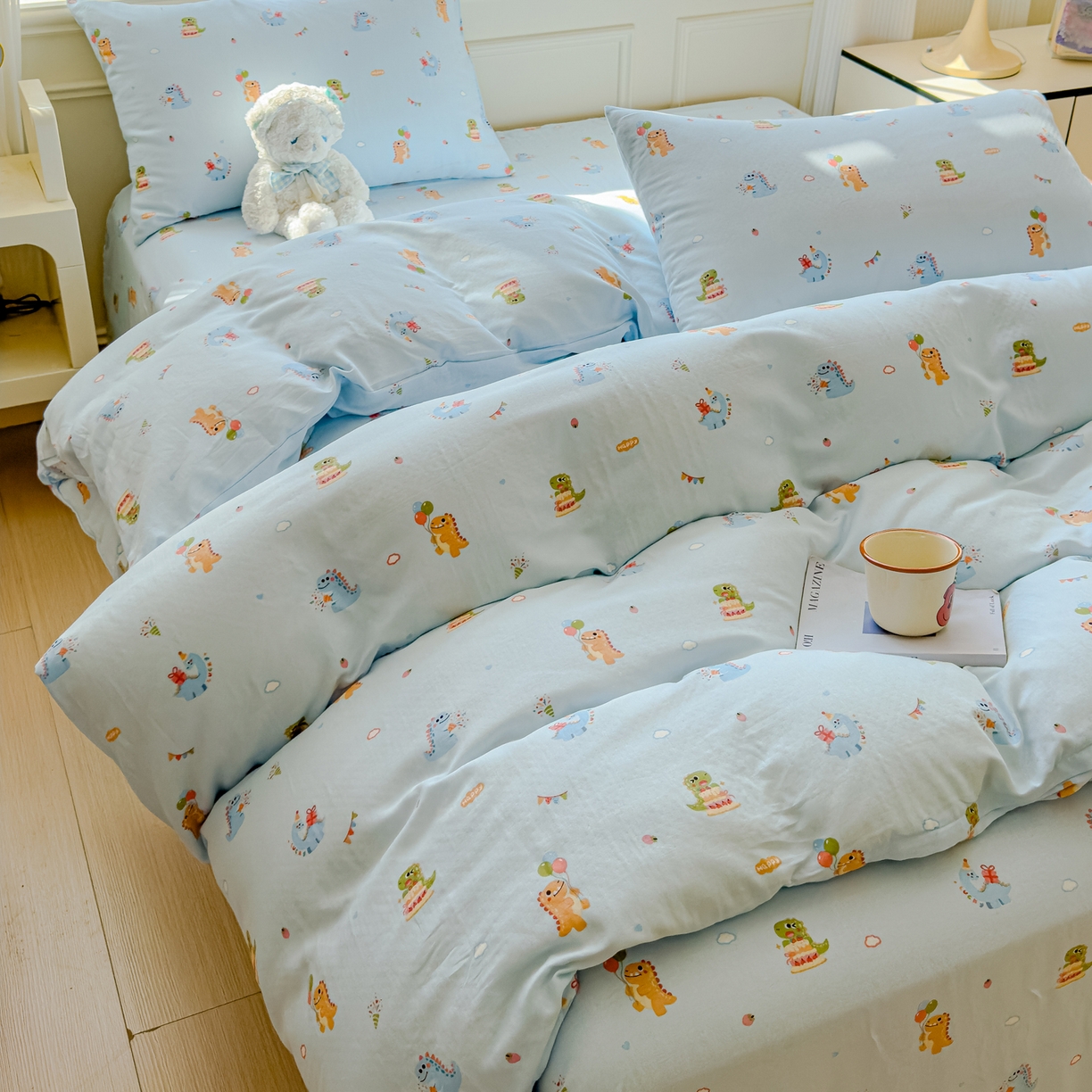 91家纺网 家纺一手货源 找家纺 感遇家纺 2026春夏新款双层纱全棉纯棉系列四件套-第一批 蓝色恐龙