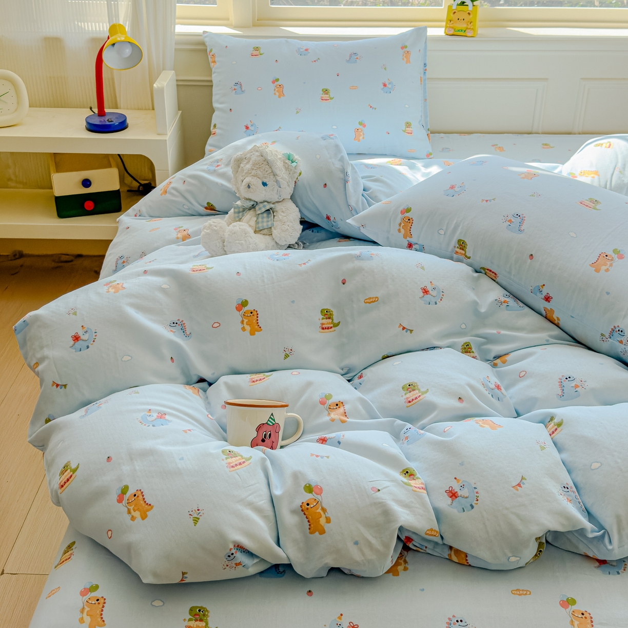 91家纺网 家纺一手货源 找家纺 感遇家纺 2026春夏新款双层纱全棉纯棉系列四件套-第一批 蓝色恐龙