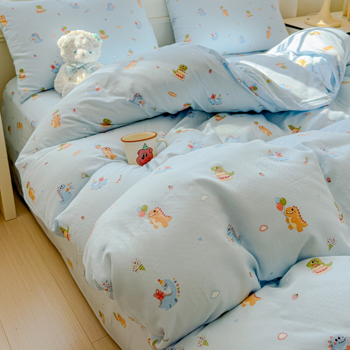 91家纺网 家纺一手货源 找家纺 感遇家纺 2026春夏新款双层纱全棉纯棉系列四件套-第一批 蓝色恐龙