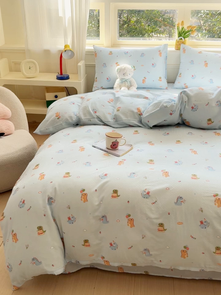 91家纺网 家纺一手货源 找家纺 感遇家纺 2026春夏新款双层纱全棉纯棉系列四件套-第一批 蓝色恐龙