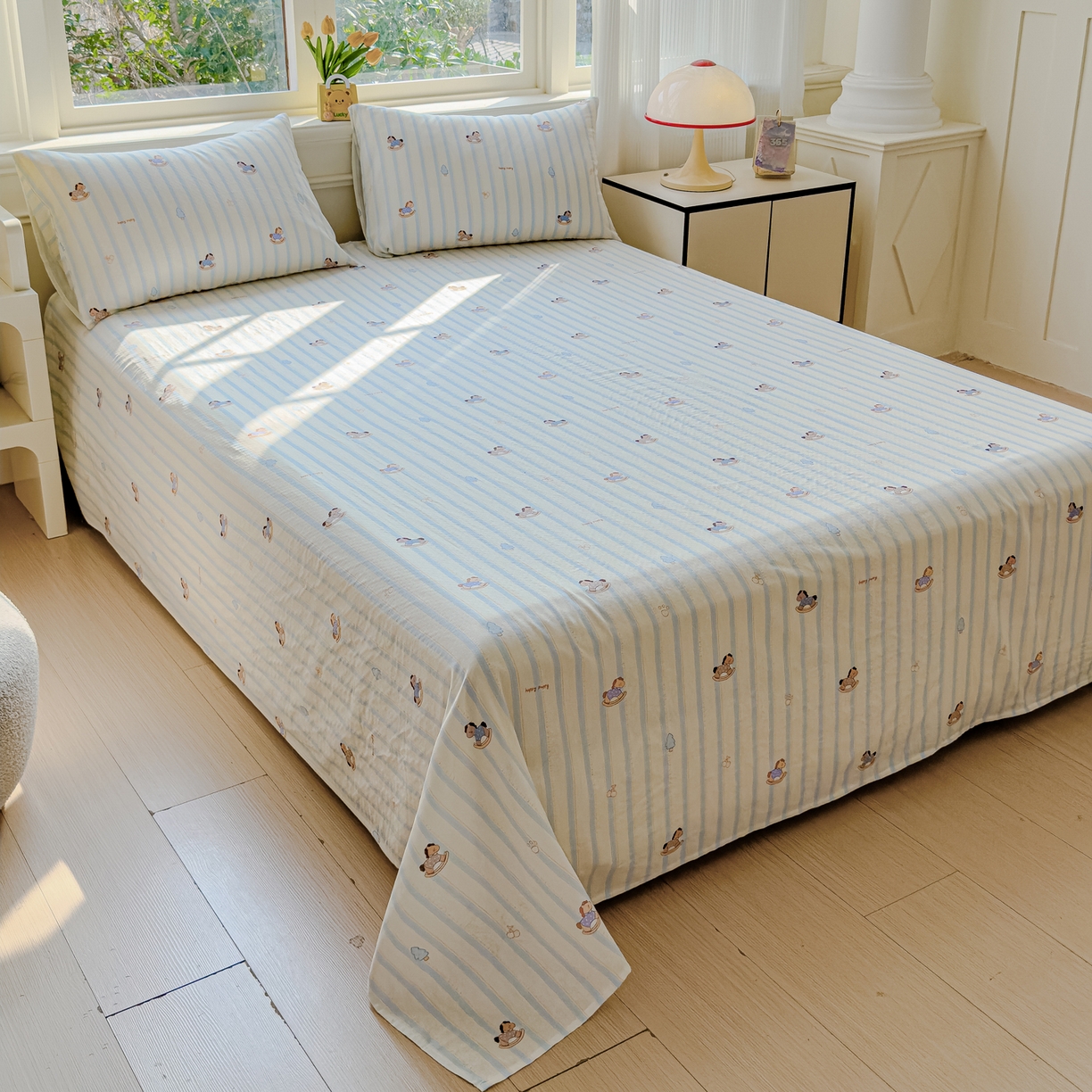 91家纺网 家纺一手货源 找家纺 感遇家纺 2026春夏新款双层纱全棉纯棉系列四件套-第一批 蓝条木马