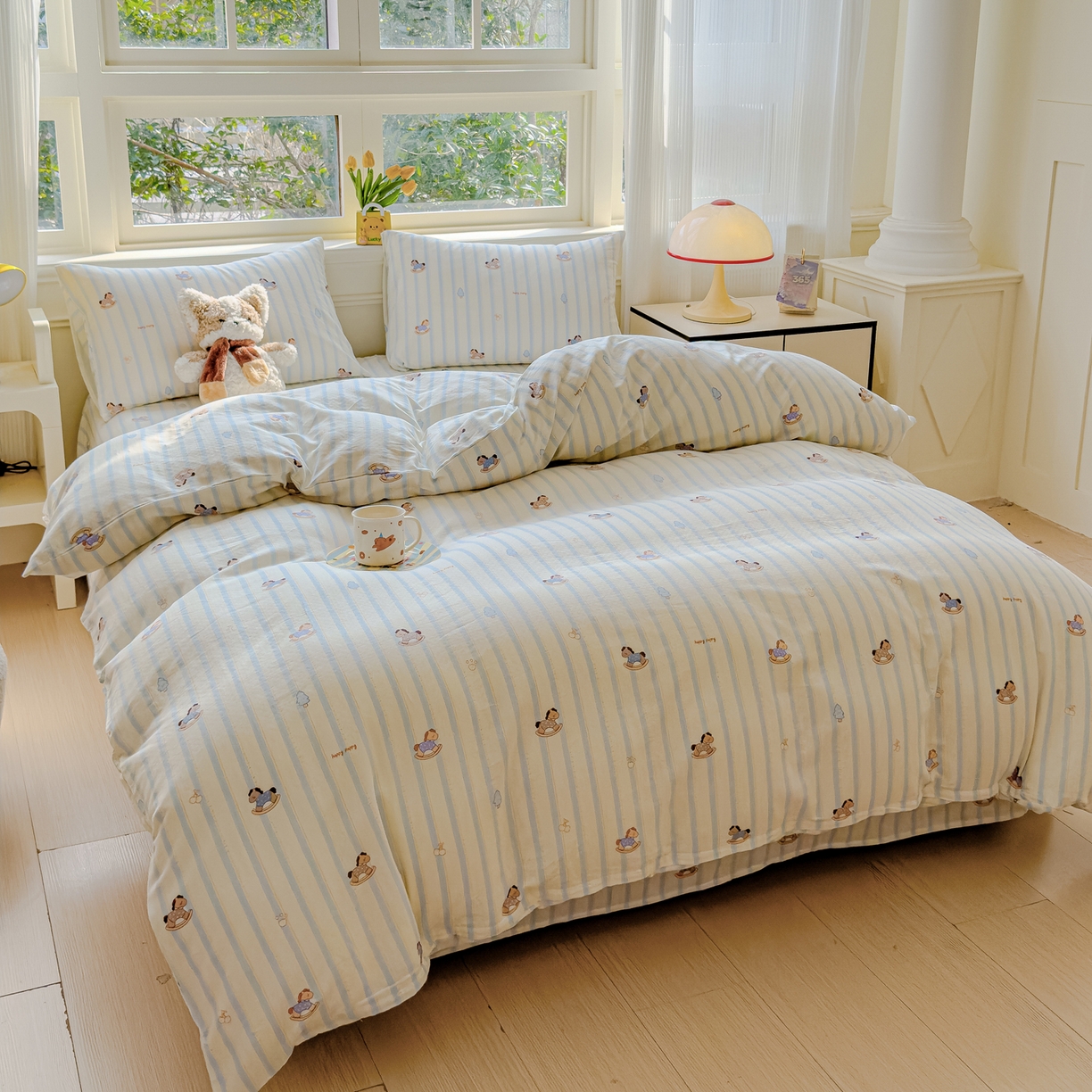 91家纺网 家纺一手货源 找家纺 感遇家纺 2026春夏新款双层纱全棉纯棉系列四件套-第一批 蓝条木马