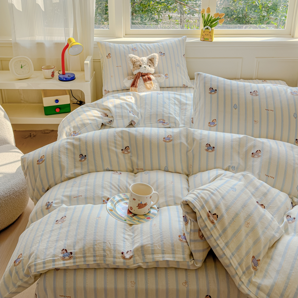 91家纺网 家纺一手货源 找家纺 感遇家纺 2026春夏新款双层纱全棉纯棉系列四件套-第一批 蓝条木马