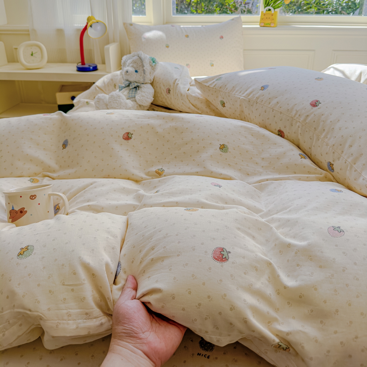 91家纺网 家纺一手货源 找家纺 感遇家纺 2026春夏新款双层纱全棉纯棉系列四件套-第一批 恋恋草莓