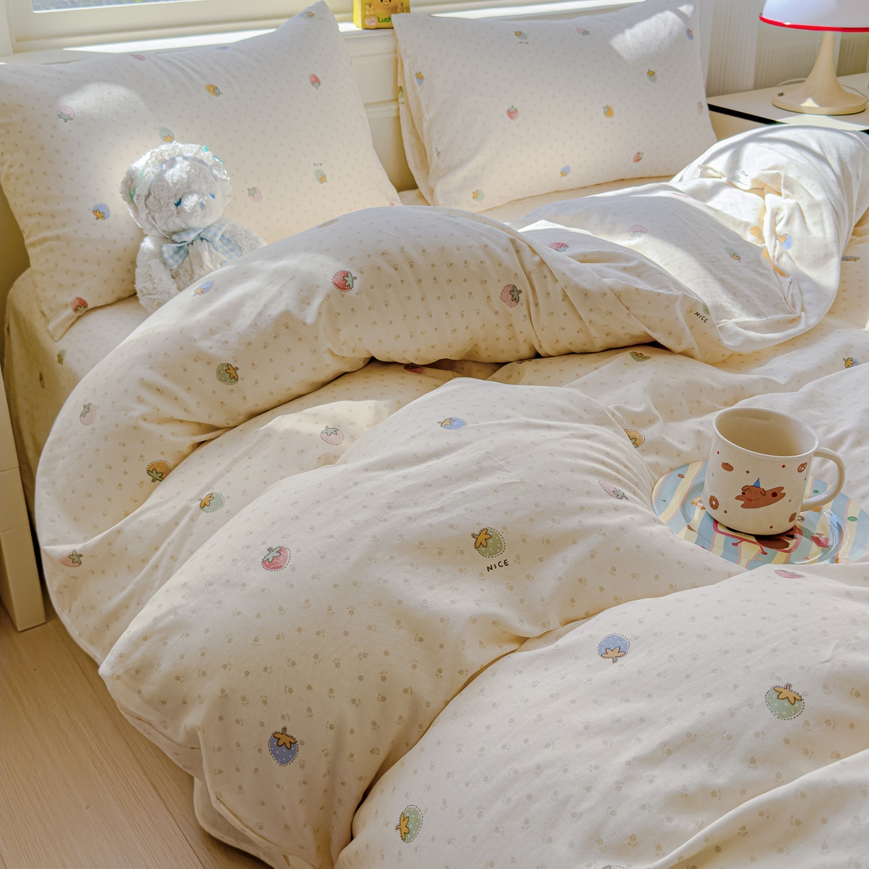 91家纺网 家纺一手货源 找家纺 感遇家纺 2026春夏新款双层纱全棉纯棉系列四件套-第一批 恋恋草莓