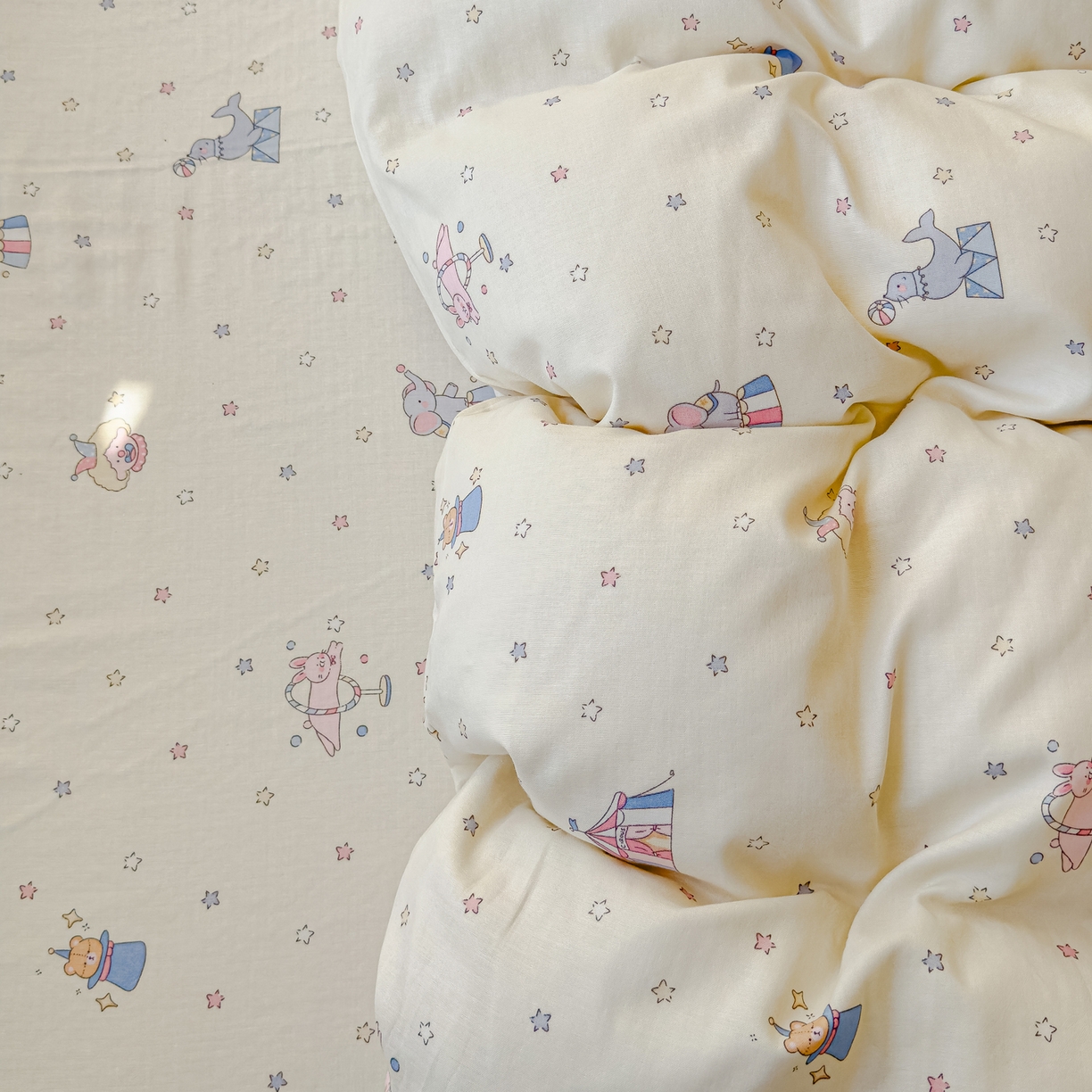 91家纺网 家纺一手货源 找家纺 感遇家纺 2026春夏新款双层纱全棉纯棉系列四件套-第一批 马戏团