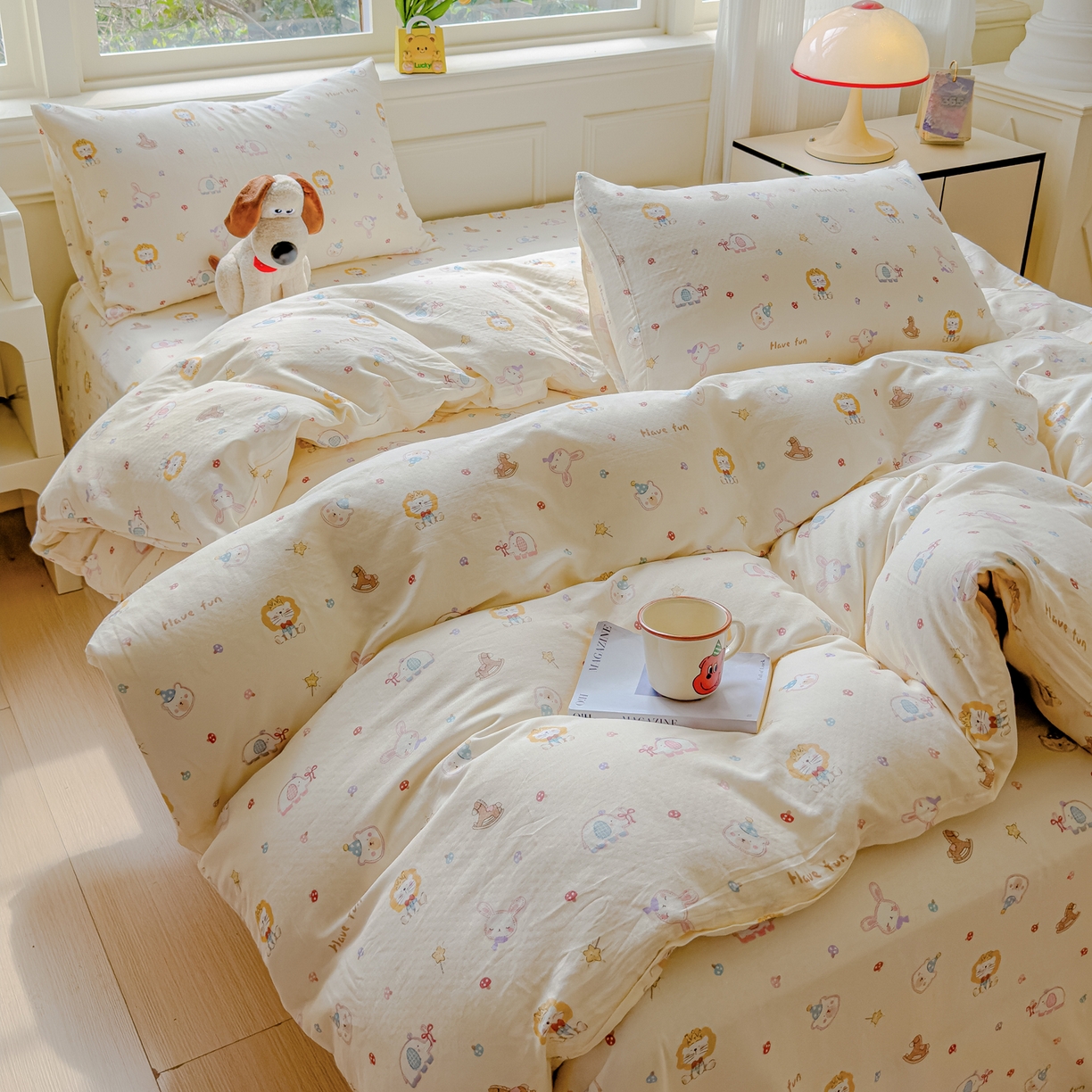 91家纺网 家纺一手货源 找家纺 感遇家纺 2026春夏新款双层纱全棉纯棉系列四件套-第一批 萌宠乐园·米黄