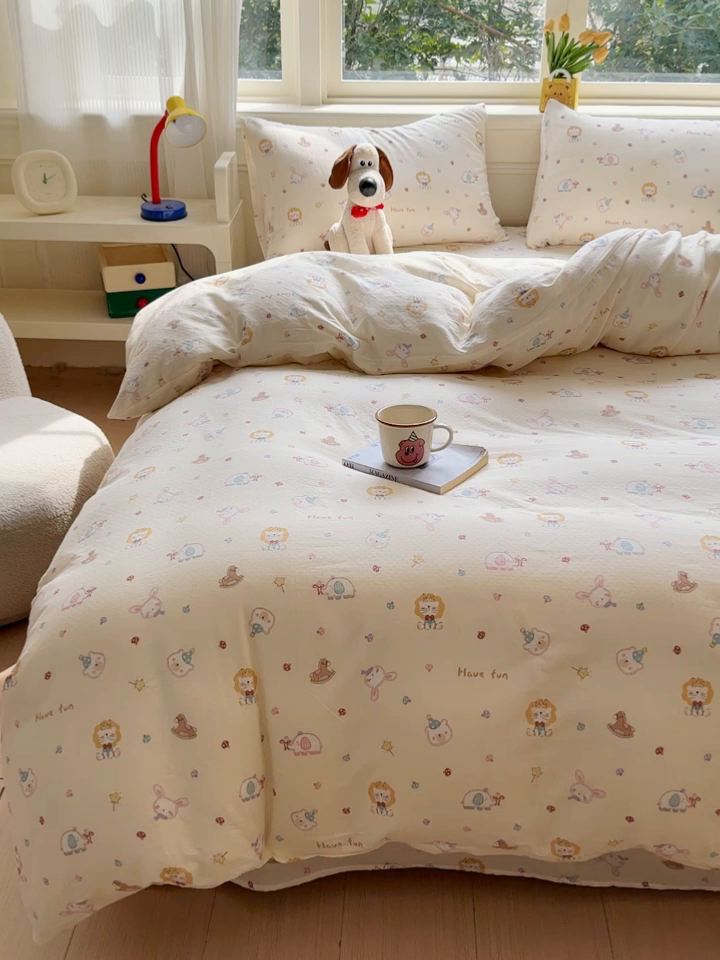 91家纺网 家纺一手货源 找家纺 感遇家纺 2026春夏新款双层纱全棉纯棉系列四件套-第一批 萌宠乐园·米黄