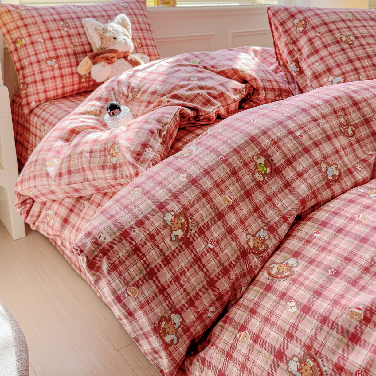 91家纺网 家纺一手货源 找家纺 感遇家纺 2026春夏新款双层纱全棉纯棉系列四件套-第一批 童梦木马