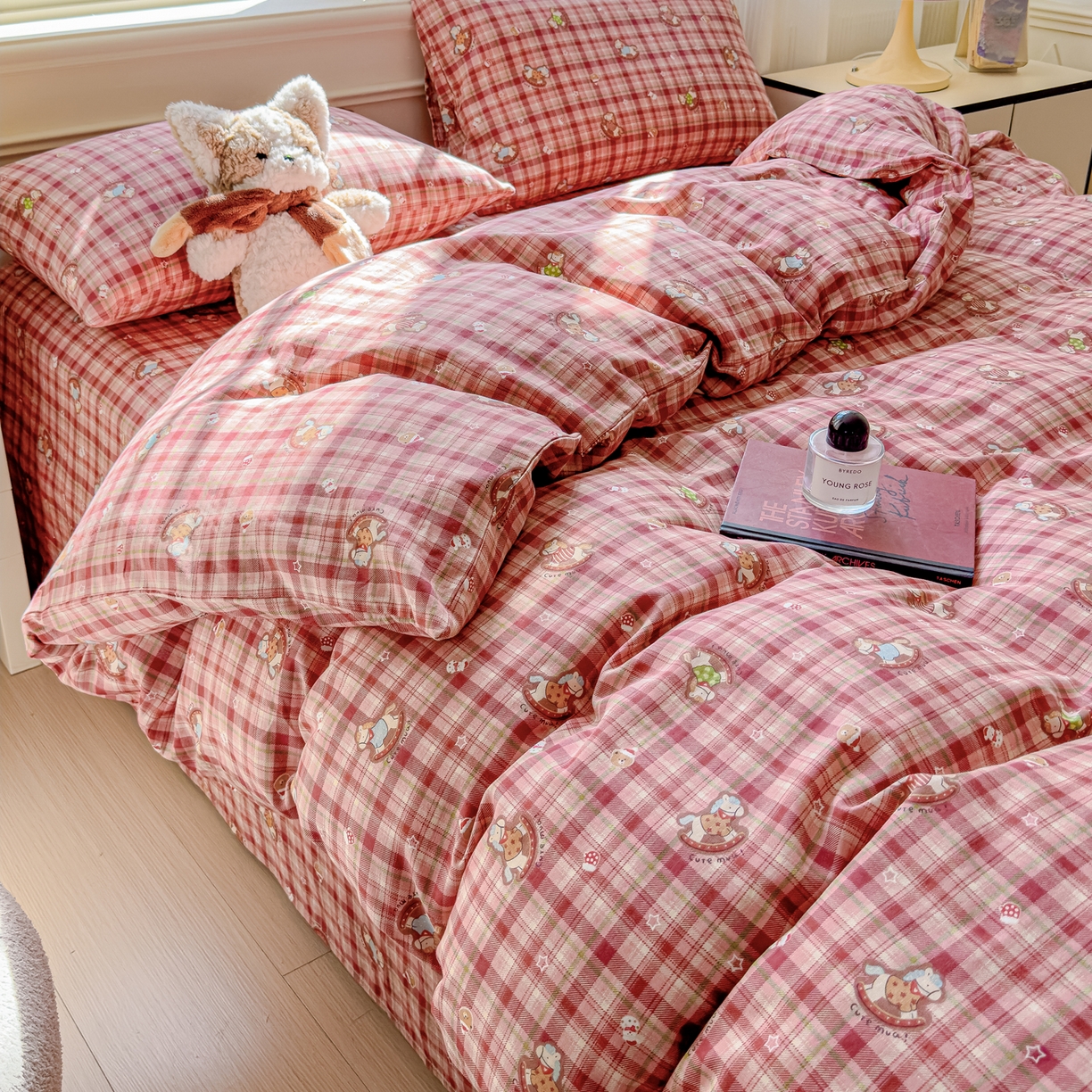 91家纺网 家纺一手货源 找家纺 感遇家纺 2026春夏新款双层纱全棉纯棉系列四件套-第一批 童梦木马