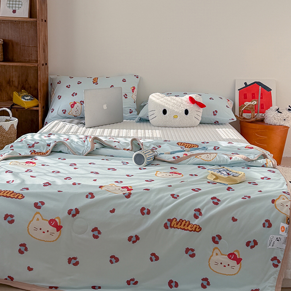 91家纺网 家纺一手货源 找家纺 桃子家居 2026新款A类卡通小清新印花高品质牛奶丝软糯针织棉包边夏被系列 针织棉-豹纹猫猫蓝