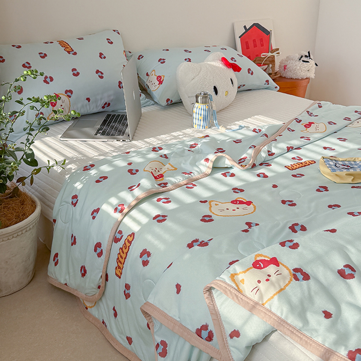 91家纺网 家纺一手货源 找家纺 桃子家居 2026新款A类卡通小清新印花高品质牛奶丝软糯针织棉包边夏被系列 针织棉-豹纹猫猫蓝