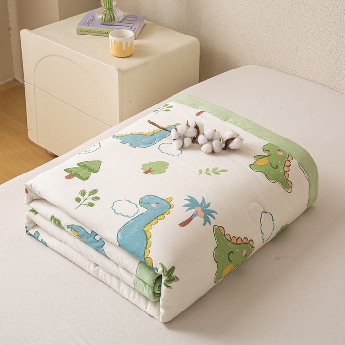 91家纺网 家纺一手货源 找家纺 爱屋及屋 2026新款水洗棉印花夏被夏凉被被子被芯 绿色恐龙