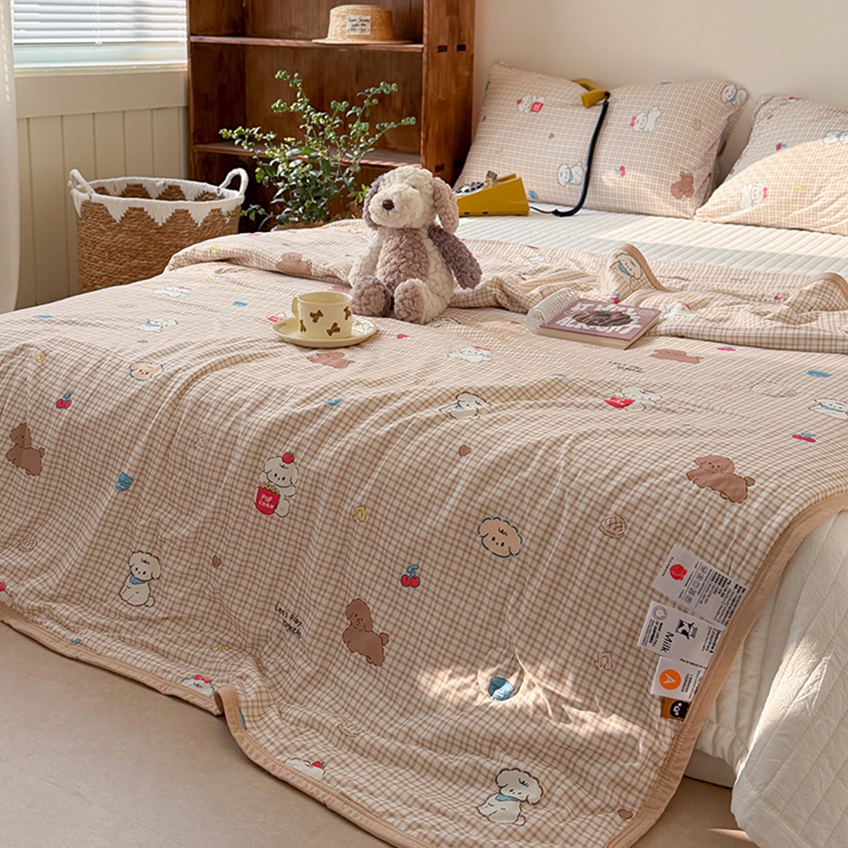 91家纺网 家纺一手货源 找家纺 桃子家居 2026新款A类卡通小清新印花高品质牛奶丝软糯针织棉包边夏被系列 针织棉-奶芙小屋