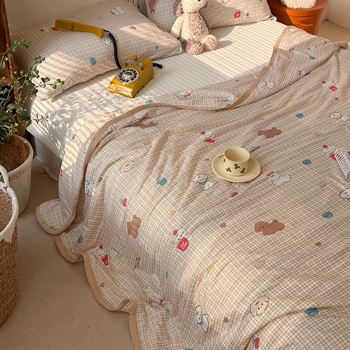 91家纺网 家纺一手货源 找家纺 桃子家居 2026新款A类卡通小清新印花高品质牛奶丝软糯针织棉包边夏被系列 针织棉-奶芙小屋