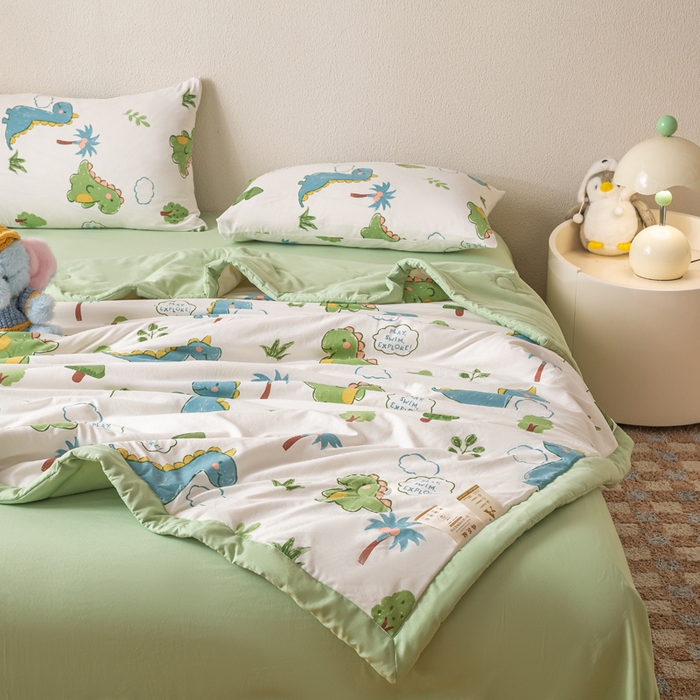 91家纺网 家纺一手货源 找家纺 爱屋及屋 2026新款水洗棉印花夏被夏凉被被子被芯 绿色恐龙