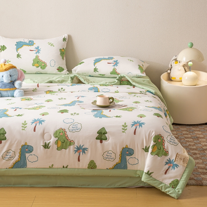 91家纺网 家纺一手货源 找家纺 爱屋及屋 2026新款水洗棉印花夏被夏凉被被子被芯 绿色恐龙