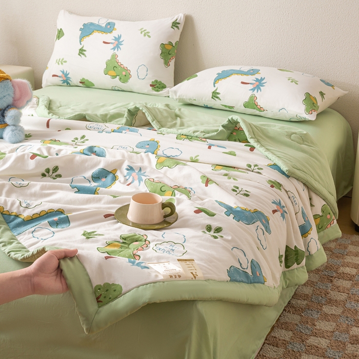 91家纺网 家纺一手货源 找家纺 爱屋及屋 2026新款水洗棉印花夏被夏凉被被子被芯 绿色恐龙