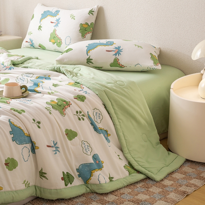91家纺网 家纺一手货源 找家纺 爱屋及屋 2026新款水洗棉印花夏被夏凉被被子被芯 绿色恐龙