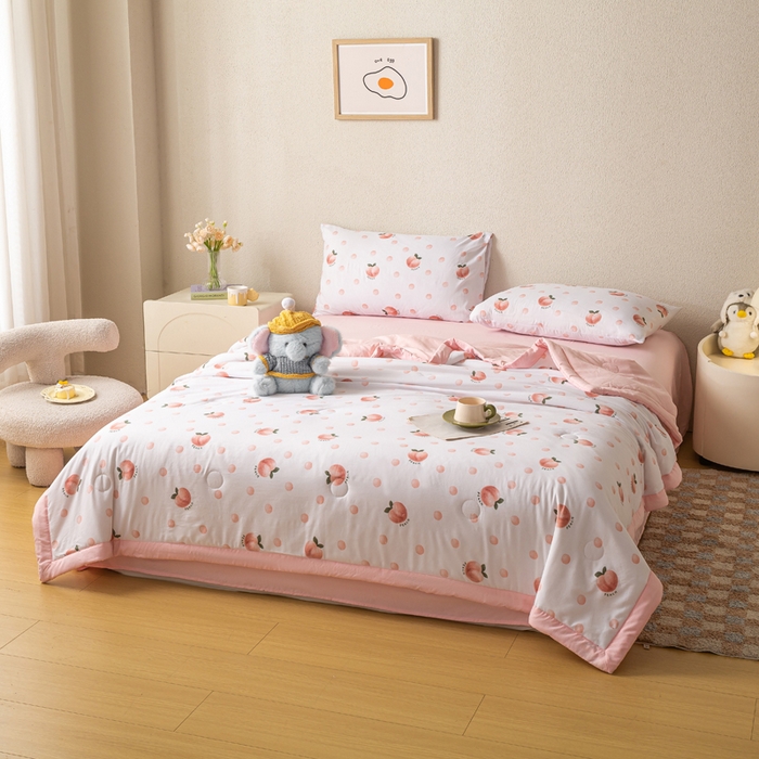 91家纺网 家纺一手货源 找家纺 爱屋及屋 2026新款水洗棉印花夏被夏凉被被子被芯 元气桃桃