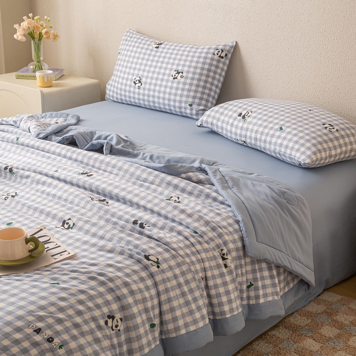 91家纺网 家纺一手货源 找家纺 爱屋及屋 2026新款水洗棉印花夏被夏凉被被子被芯 蓝格子熊猫