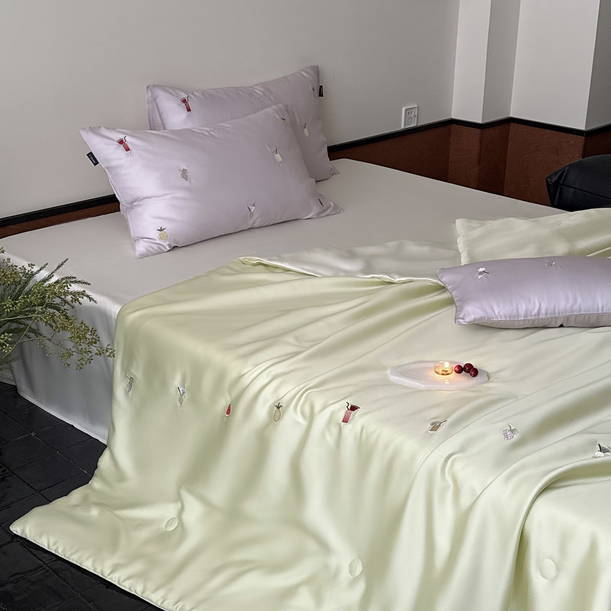 91家纺网 家纺一手货源 找家纺 鹿班家居 2026夏季新品60S兰精天丝刺绣夏被系列-夏日缤纷（标准会员-20元） 夏日缤纷-紫绿白