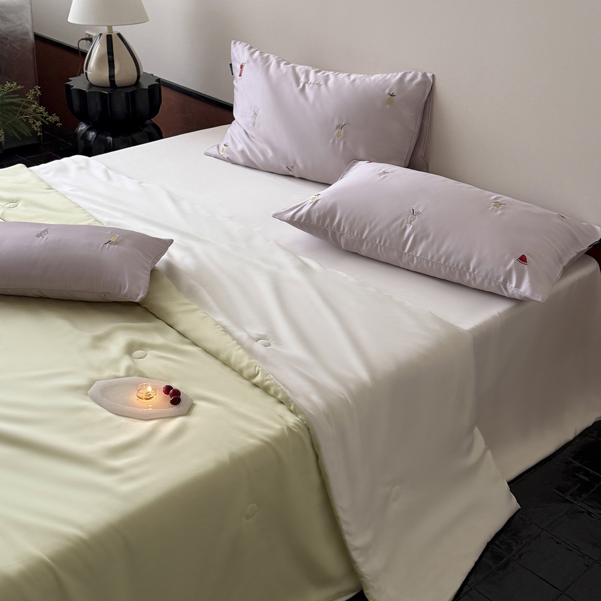 91家纺网 家纺一手货源 找家纺 鹿班家居 2026夏季新品60S兰精天丝刺绣夏被系列-夏日缤纷（标准会员-20元） 夏日缤纷-紫绿白