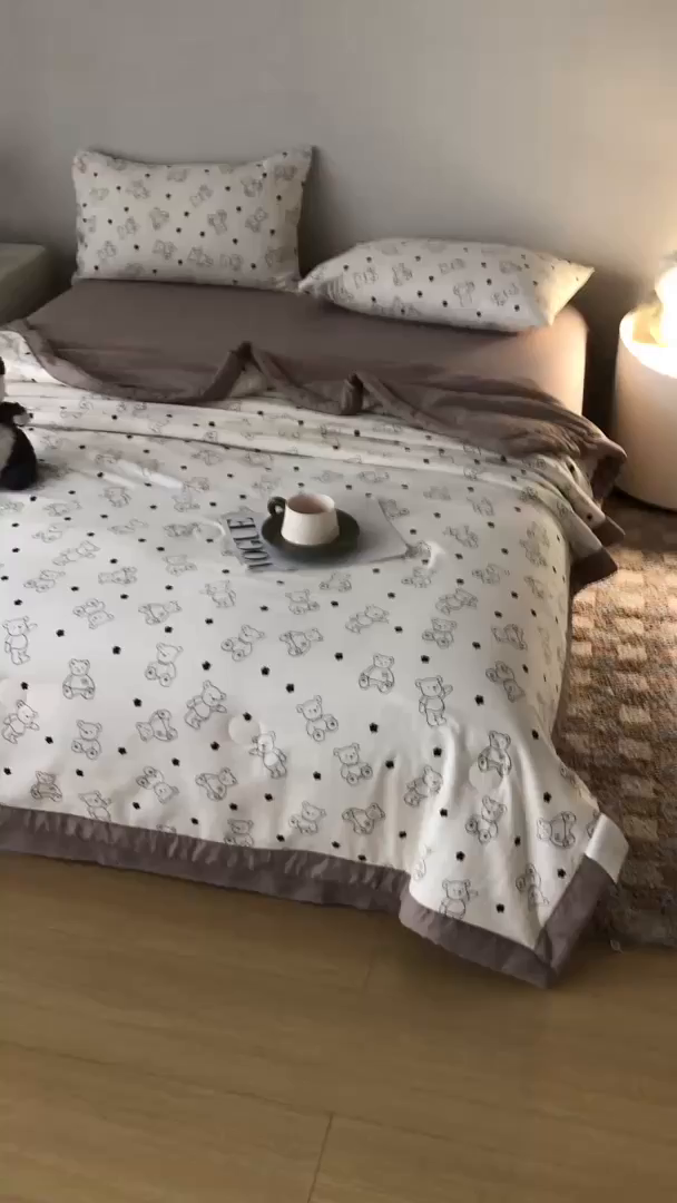 91家纺网 家纺一手货源 找家纺 爱屋及屋 2026新款水洗棉印花夏被夏凉被被子被芯 小熊博士