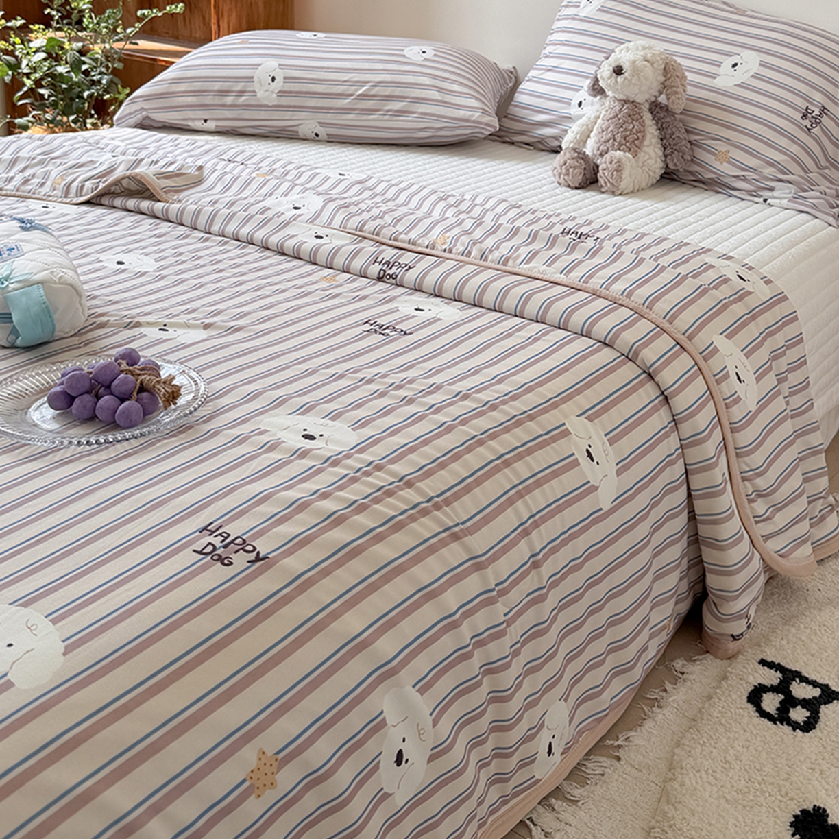 91家纺网 家纺一手货源 找家纺 桃子家居 2026新款A类卡通小清新印花高品质牛奶丝软糯针织棉包边夏被系列 针织棉-云朵小狗