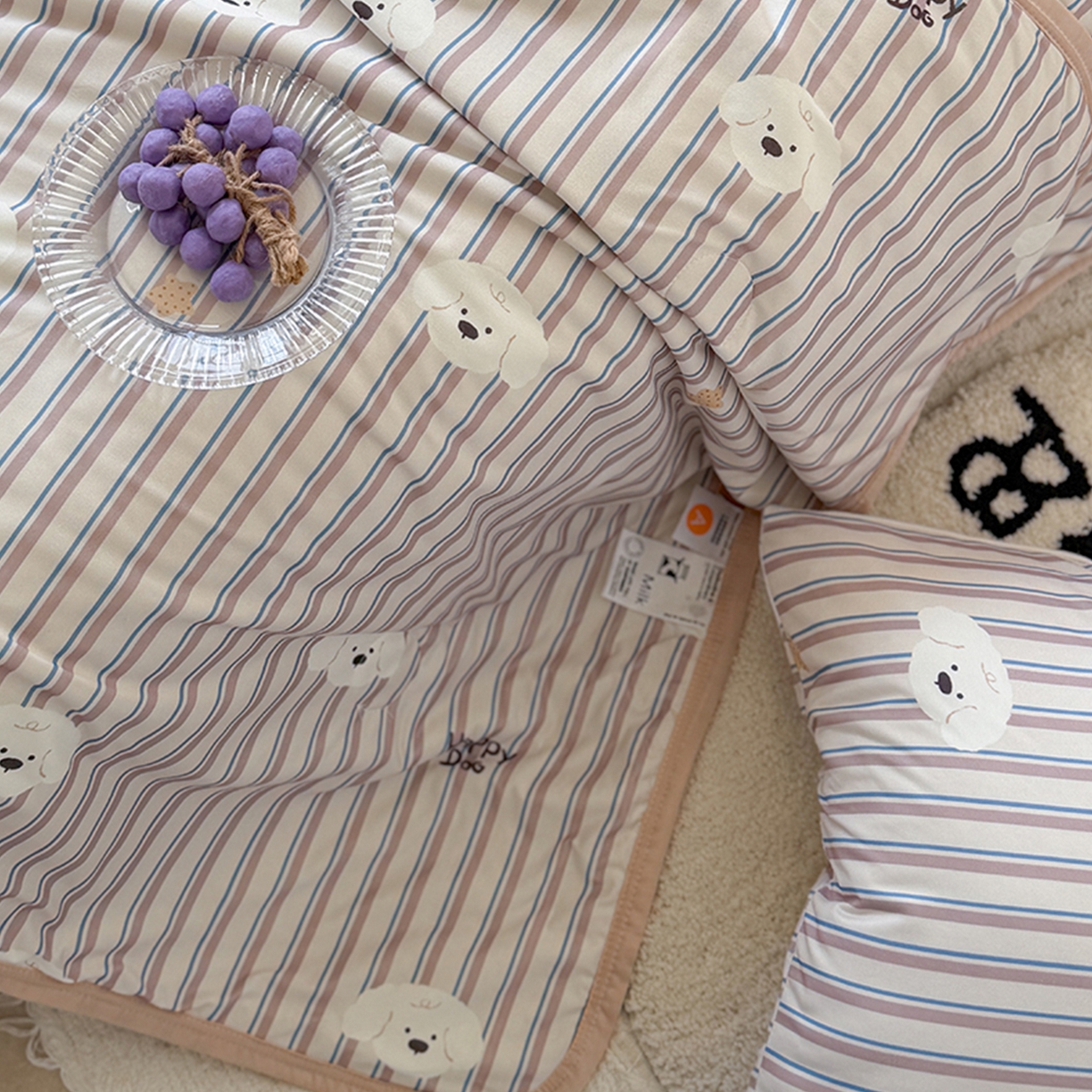 91家纺网 家纺一手货源 找家纺 桃子家居 2026新款A类卡通小清新印花高品质牛奶丝软糯针织棉包边夏被系列 针织棉-云朵小狗