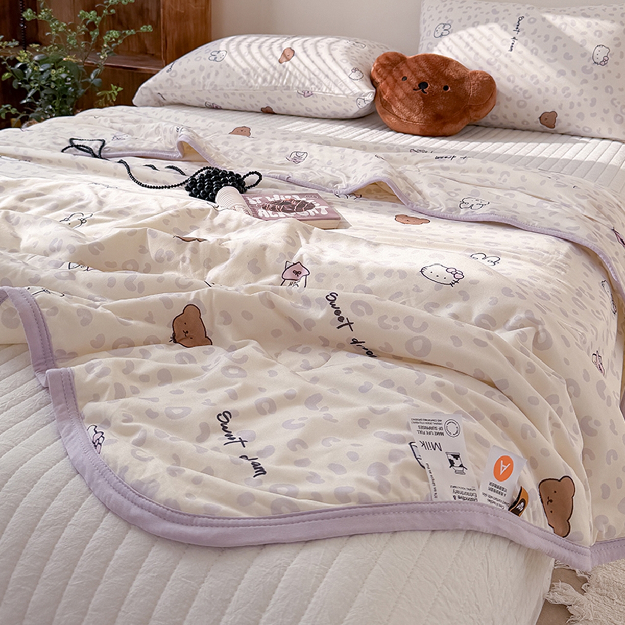 91家纺网 家纺一手货源 找家纺 桃子家居 2026新款A类卡通小清新印花高品质牛奶丝软糯针织棉包边夏被系列 针织棉-紫梦乐园