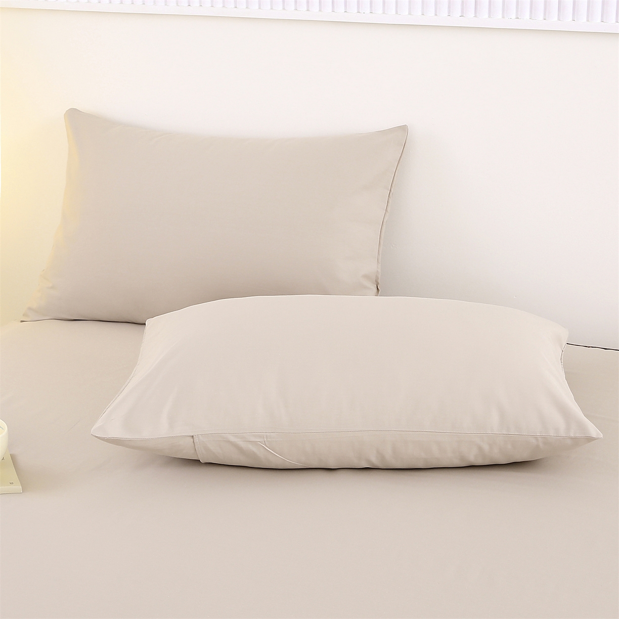 91家纺网 家纺一手货源 找家纺 乐逸家纺 2026新款斜纹全棉100%高支高密40支精美刺绣款单层床笠三件套一见倾心系列 一见倾心-浅驼