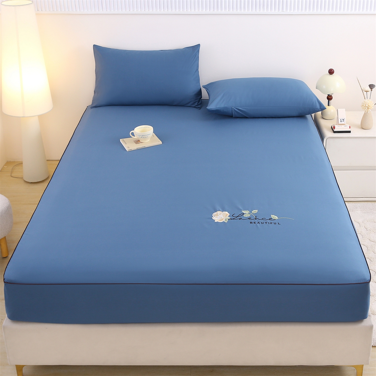 91家纺网 家纺一手货源 找家纺 乐逸家纺 2026新款斜纹全棉100%高支高密40支精美刺绣款单层床笠三件套一见倾心系列 一见倾心-深海蓝