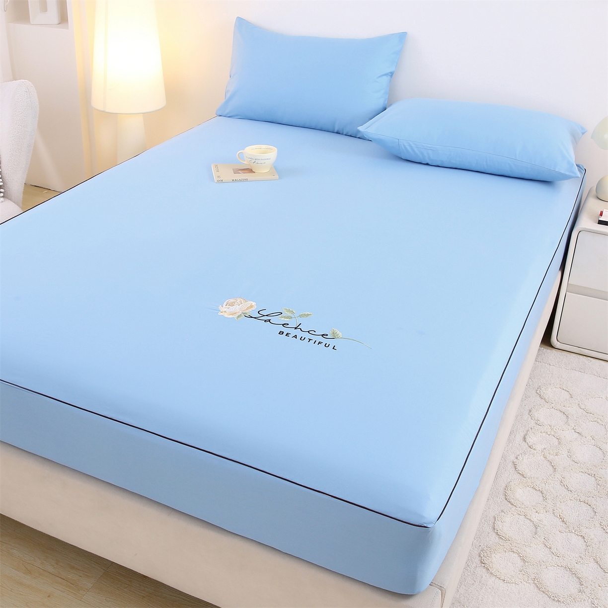 91家纺网 家纺一手货源 找家纺 乐逸家纺 2026新款斜纹全棉100%高支高密40支精美刺绣款单层床笠三件套一见倾心系列 一见倾心-婴儿蓝