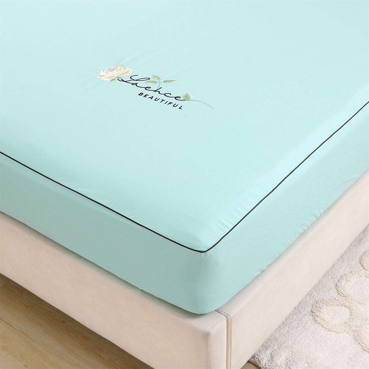 91家纺网 家纺一手货源 找家纺 乐逸家纺 2026新款斜纹全棉100%高支高密40支精美刺绣款单层床笠三件套一见倾心系列 一见倾心-蒂芙尼蓝