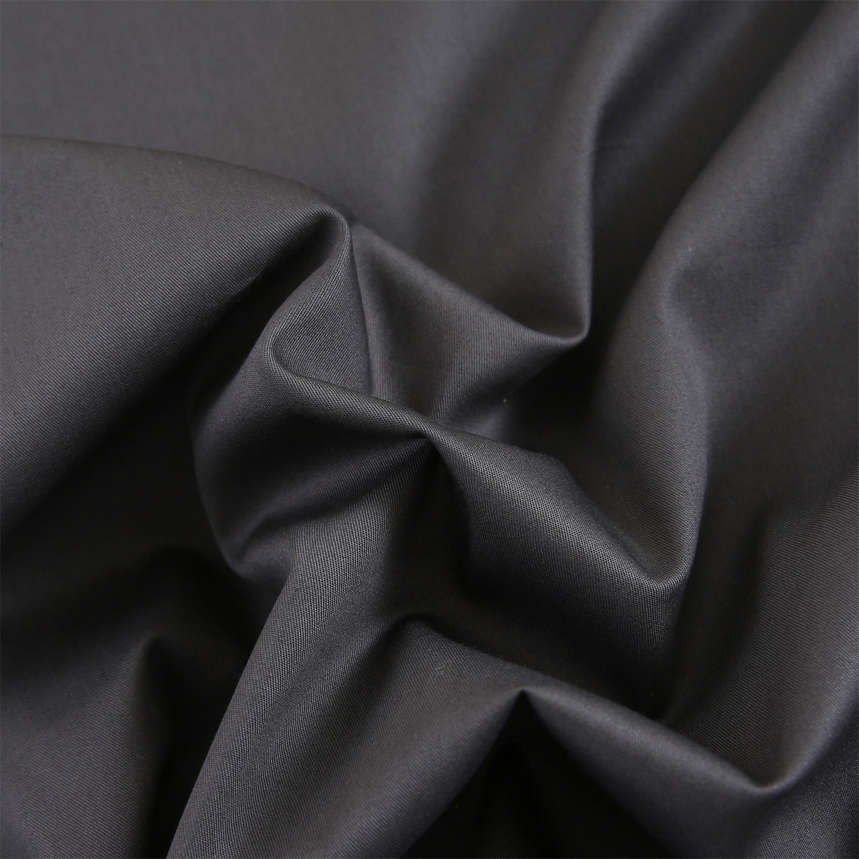 91家纺网 家纺一手货源 找家纺 乐逸家纺 2026新款斜纹全棉100%高支高密40支精美刺绣款单层床笠三件套一见倾心系列 一见倾心-黑灰色