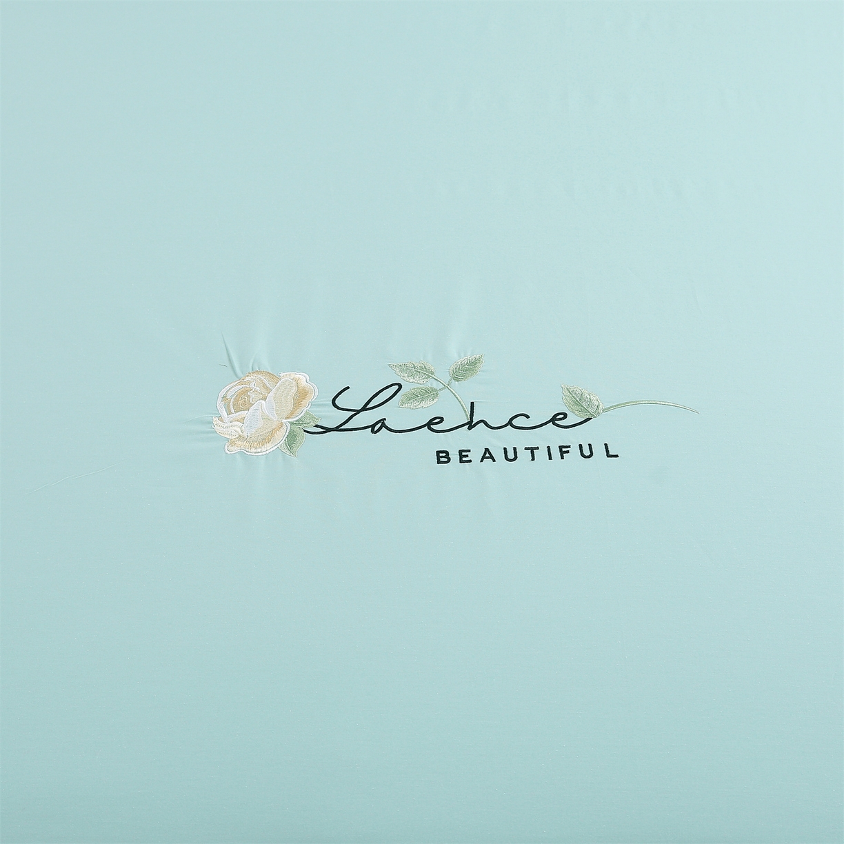 91家纺网 家纺一手货源 找家纺 乐逸家纺 2026新款斜纹全棉100%高支高密40支精美刺绣款单层床笠三件套一见倾心系列 一见倾心-蒂芙尼蓝