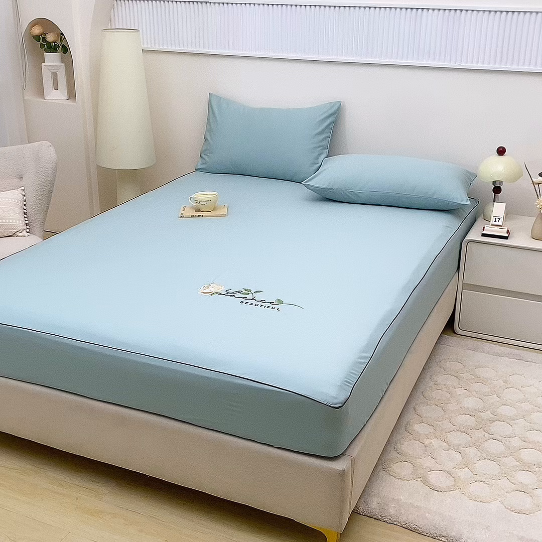 91家纺网 家纺一手货源 找家纺 乐逸家纺 2026新款斜纹全棉100%高支高密40支精美刺绣款单层床笠三件套一见倾心系列 一见倾心-蒂芙尼蓝