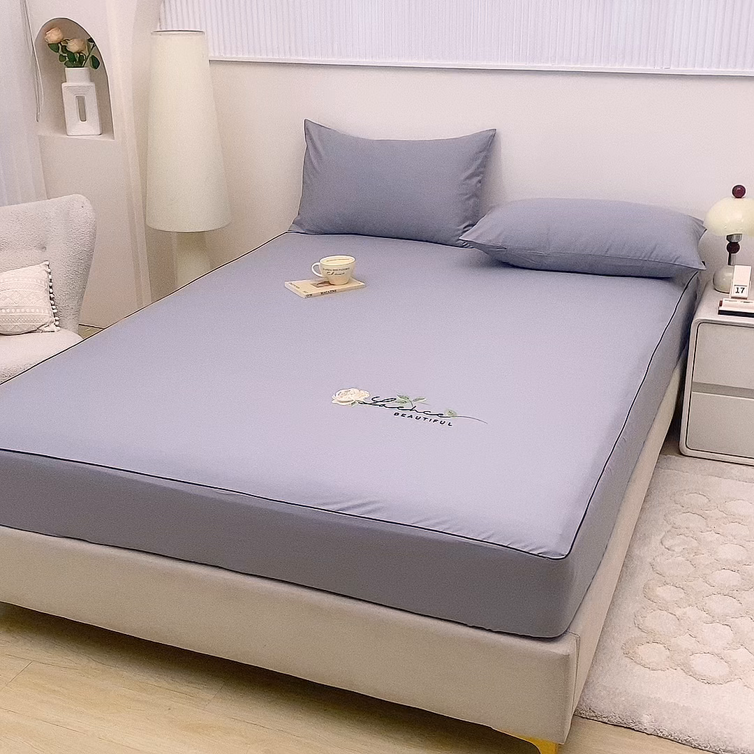 91家纺网 家纺一手货源 找家纺 乐逸家纺 2026新款斜纹全棉100%高支高密40支精美刺绣款单层床笠三件套一见倾心系列 一见倾心-浅灰