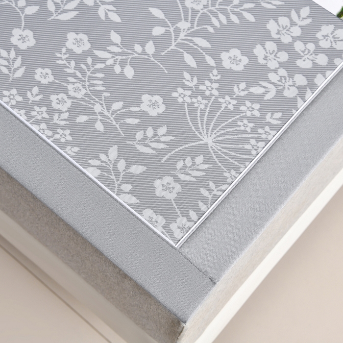 91家纺网 家纺一手货源 找家纺 小牛席业 2026春夏新款【实拍风格】PE凉感小碎花提花冰丝席 灰色