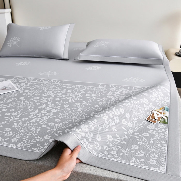 91家纺网 家纺一手货源 找家纺 小牛席业 2026春夏新款【实拍风格】PE凉感小碎花提花冰丝席 灰色