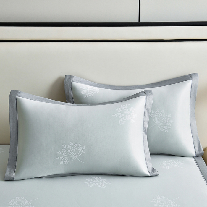 91家纺网 家纺一手货源 找家纺 小牛席业 2026春夏新款【实拍风格】PE凉感小碎花提花冰丝席 抹茶