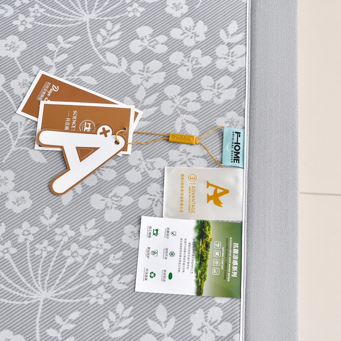 91家纺网 家纺一手货源 找家纺 小牛席业 2026春夏新款【实拍风格】PE凉感小碎花提花冰丝席 灰色