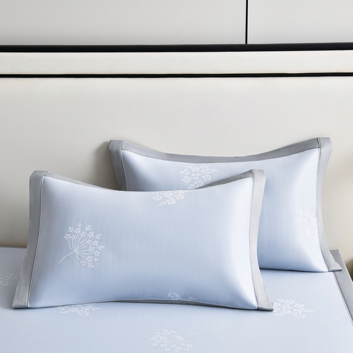 91家纺网 家纺一手货源 找家纺 小牛席业 2026春夏新款【实拍风格】PE凉感小碎花提花冰丝席 蓝色