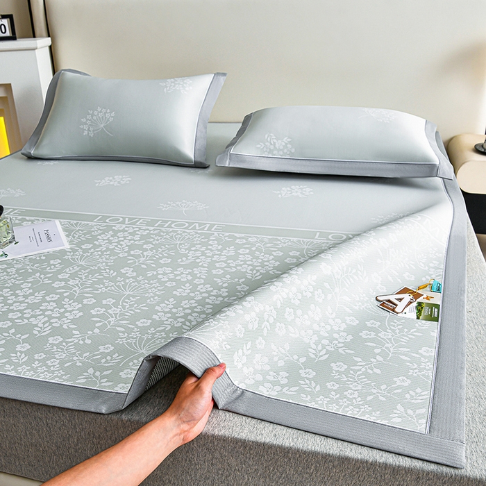 91家纺网 家纺一手货源 找家纺 小牛席业 2026春夏新款【实拍风格】PE凉感小碎花提花冰丝席 抹茶