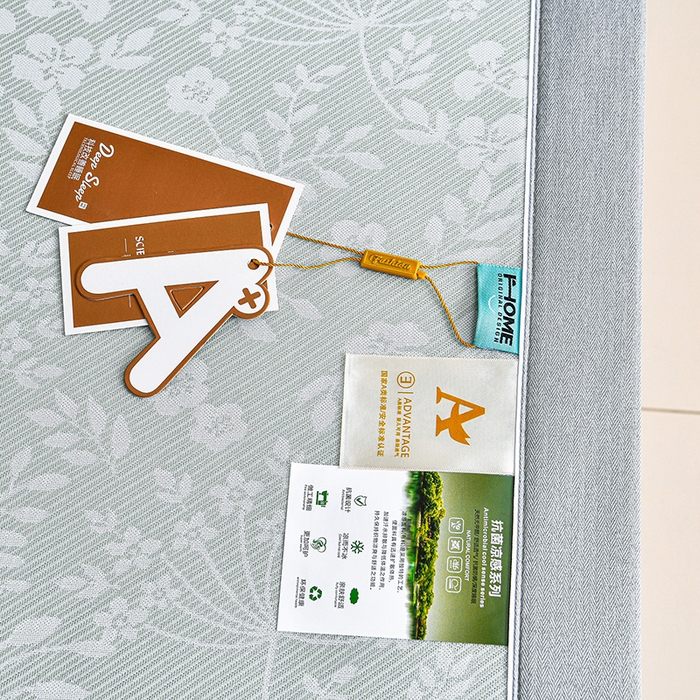 91家纺网 家纺一手货源 找家纺 小牛席业 2026春夏新款【实拍风格】PE凉感小碎花提花冰丝席 抹茶